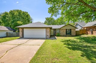 4900 S Juniper Avenue E, Broken Arrow, OK 74011