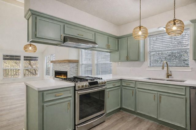 131 Oak Road, Clear Lake Shores, TX 77565