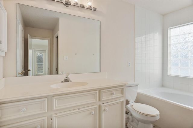 131 Oak Road, Clear Lake Shores, TX 77565