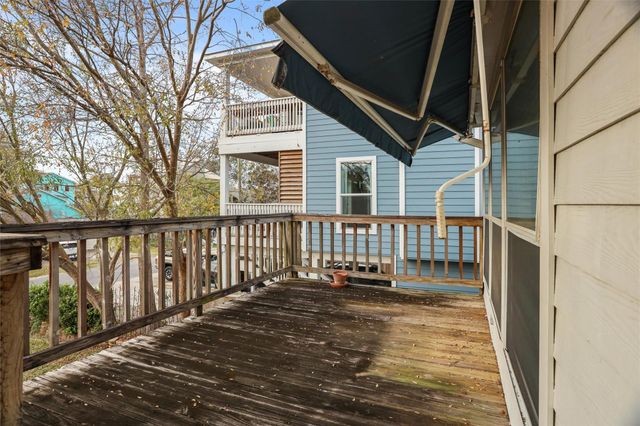 131 Oak Road, Clear Lake Shores, TX 77565