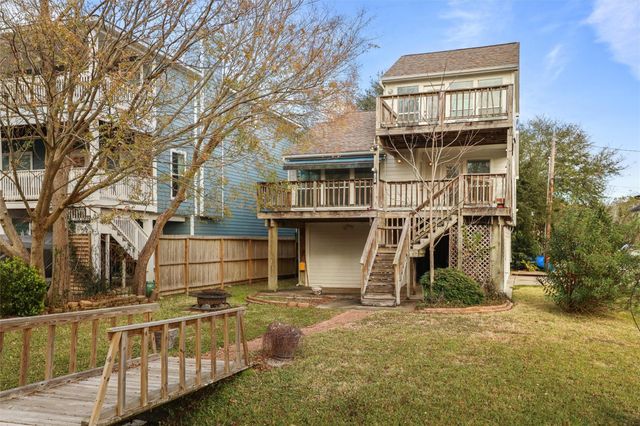 131 Oak Road, Clear Lake Shores, TX 77565