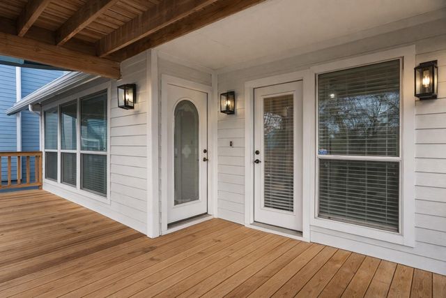 131 Oak Road, Clear Lake Shores, TX 77565