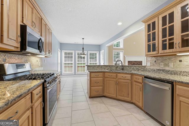 110 Lyndhurst Way, Sharpsburg, GA 30277
