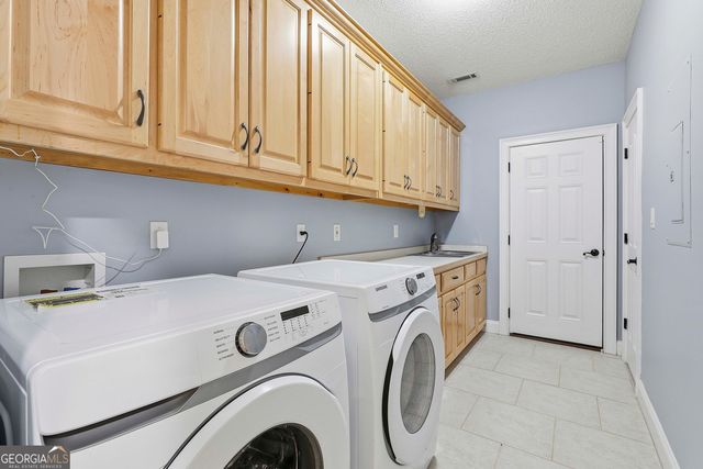 110 Lyndhurst Way, Sharpsburg, GA 30277