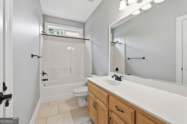 110 Lyndhurst Way, Sharpsburg, GA 30277