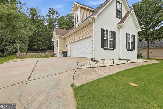 110 Lyndhurst Way, Sharpsburg, GA 30277