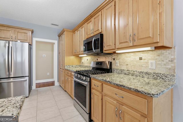 110 Lyndhurst Way, Sharpsburg, GA 30277