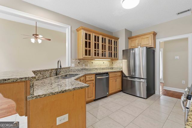 110 Lyndhurst Way, Sharpsburg, GA 30277