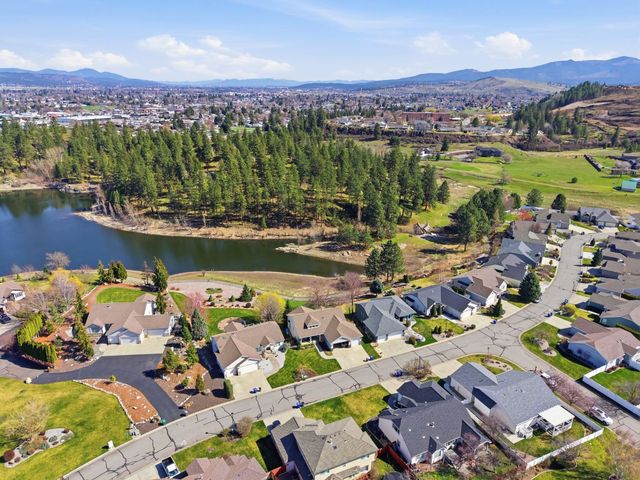 859 S Shelley Lake Ln, Spokane Valley, WA 99037
