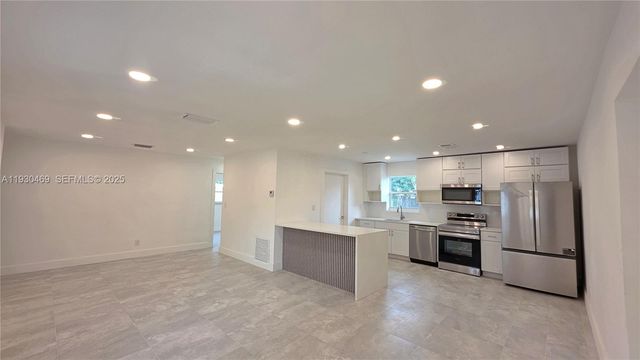 1700 N Cypress Rd, Pompano Beach, FL 33060