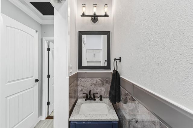 5402 Libbey Lane, Houston, TX 77092