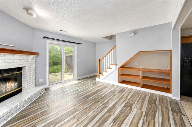 230 SW Pinetree Lane, Lee's Summit, MO 64063