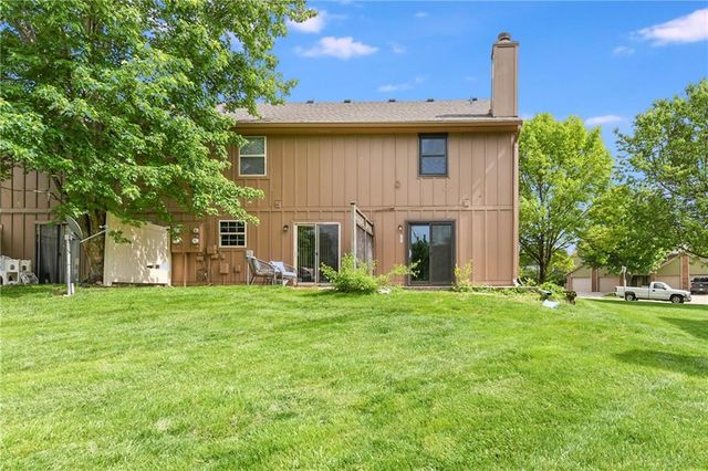 230 SW Pinetree Lane, Lee's Summit, MO 64063