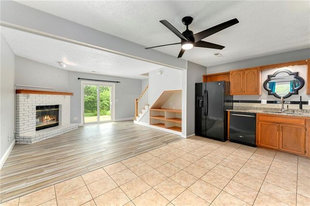 230 SW Pinetree Lane, Lee's Summit, MO 64063