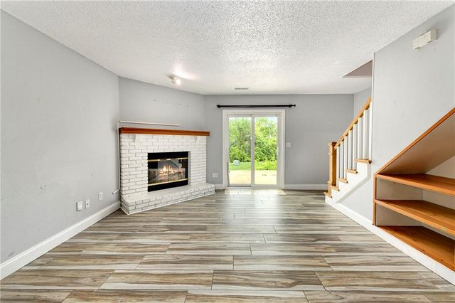 230 SW Pinetree Lane, Lee's Summit, MO 64063