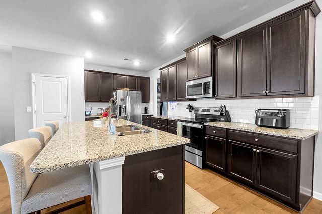 1584 Jacobs Way, Stone Mountain, GA 30083