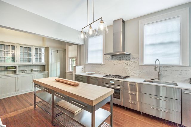 905 W Market Street, Anderson, SC 29624