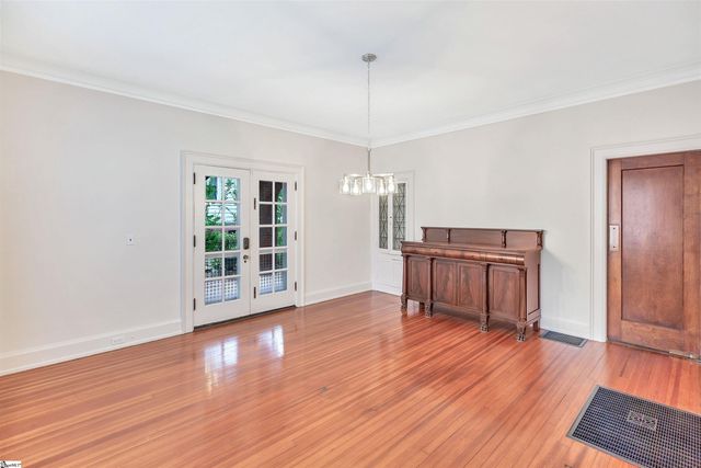 905 W Market Street, Anderson, SC 29624