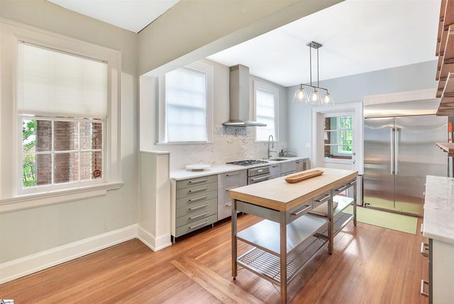905 W Market Street, Anderson, SC 29624