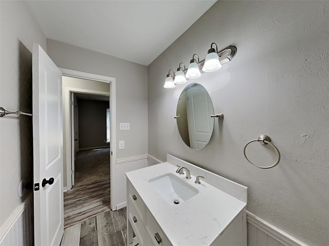 104 Jill Ann Drive, Burleson, TX 76028