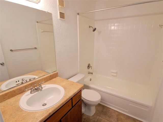 8100 Creekbend Drive 184, Houston, TX 77071