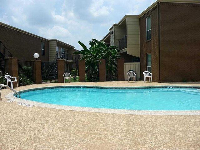 8100 Creekbend Drive 184, Houston, TX 77071