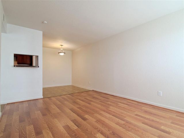 8100 Creekbend Drive 184, Houston, TX 77071