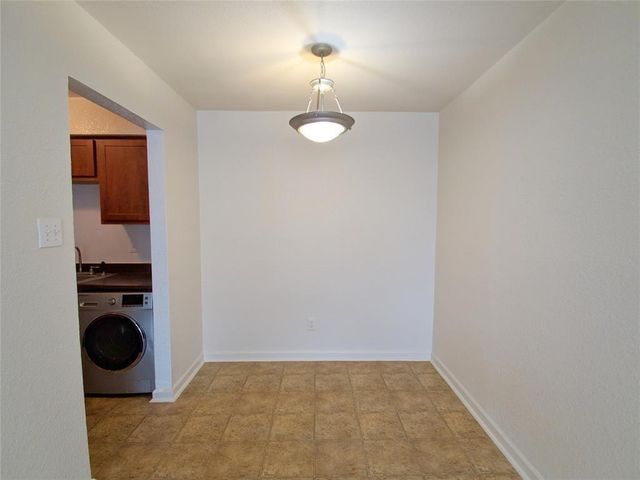 8100 Creekbend Drive 184, Houston, TX 77071