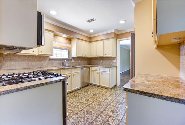 13307 Barryknoll Lane, Houston, TX 77079