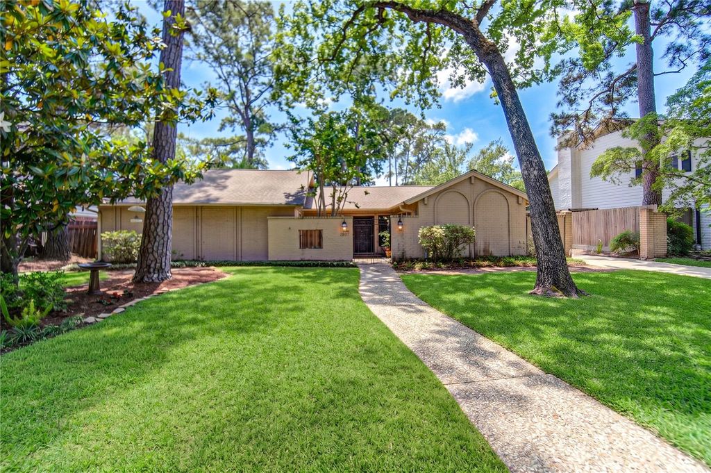 13307 Barryknoll Lane, Houston, TX 77079