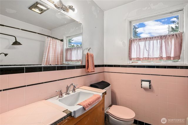215 99th Street E, Tacoma, WA 98445