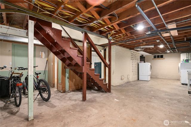215 99th Street E, Tacoma, WA 98445