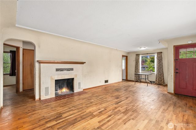 215 99th Street E, Tacoma, WA 98445