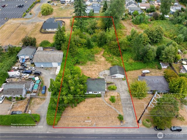 215 99th Street E, Tacoma, WA 98445