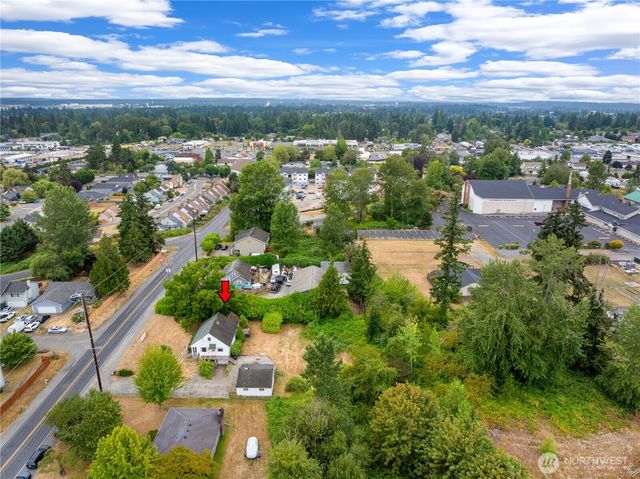 215 99th Street E, Tacoma, WA 98445