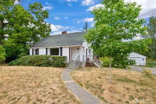 215 99th Street E, Tacoma, WA 98445