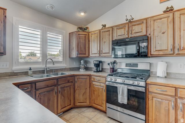 1661 W 1950 S, Syracuse, UT 84075