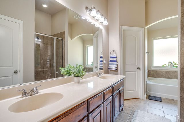 110 Sheri Way, Red Oak, TX 75154