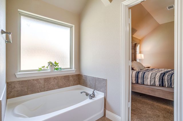 110 Sheri Way, Red Oak, TX 75154