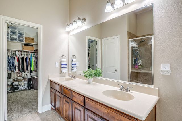 110 Sheri Way, Red Oak, TX 75154