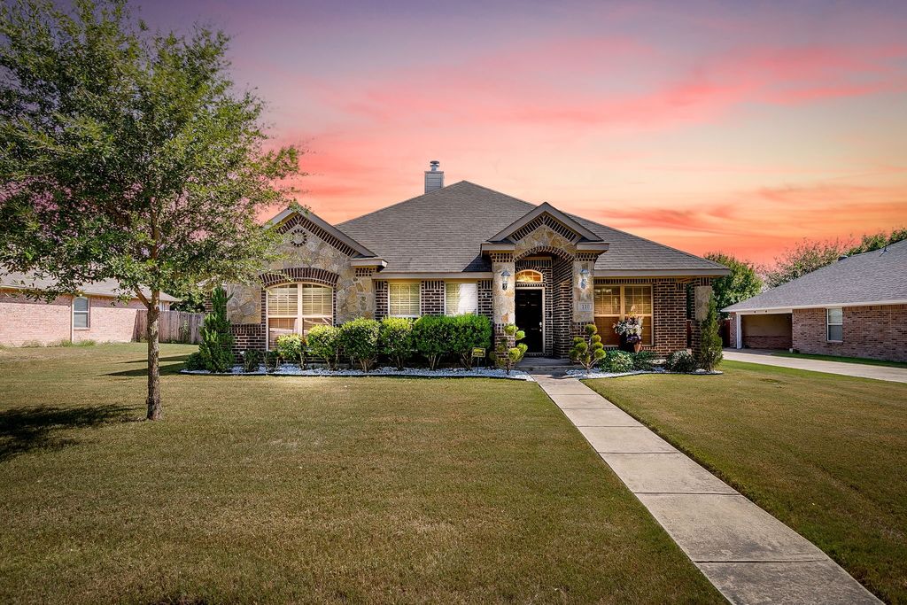 110 Sheri Way, Red Oak, TX 75154