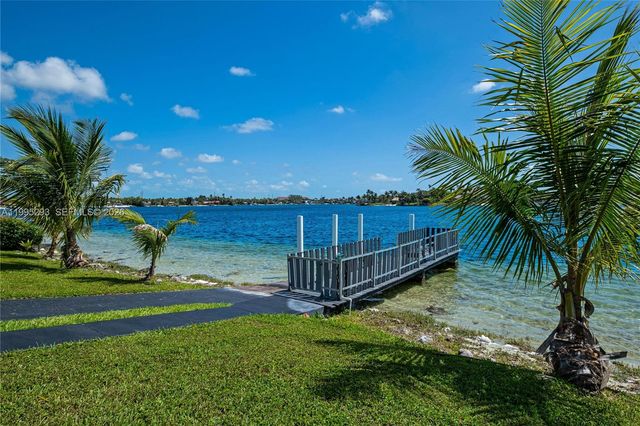 14021 SW 97th Ave, Miami, FL 33176