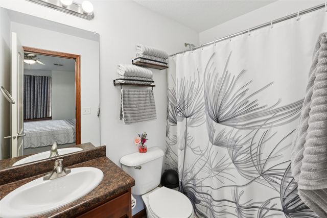 8601 Westown Parkway 30106, West Des Moines, IA 50266