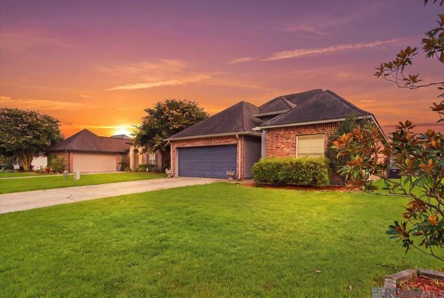 11374 Juban Parc Ave, Denham Springs, LA 70726