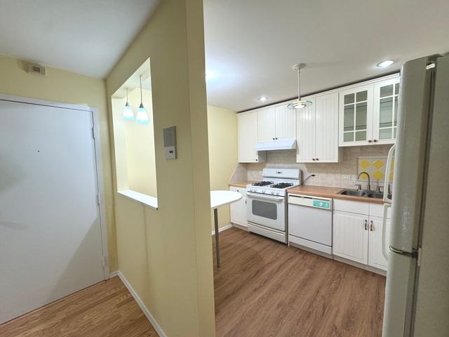 1133 Miller Lane 108, Buffalo Grove, IL 60089
