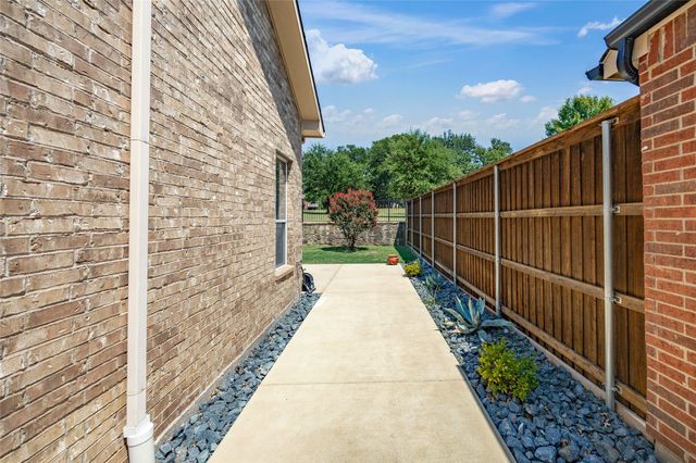 7104 Boysenberry Lane, Plano, TX 75074