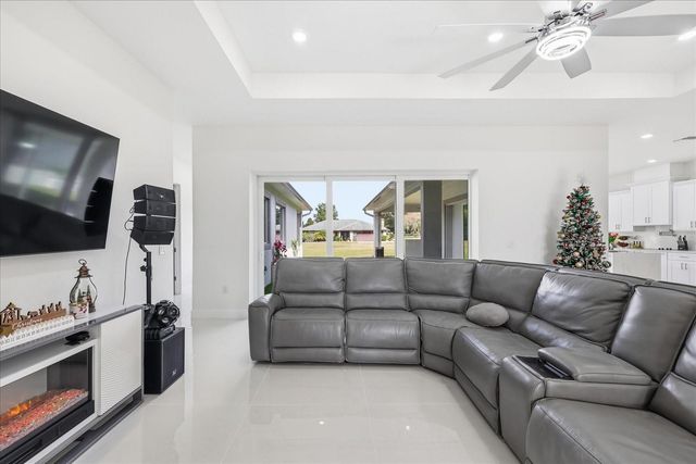 4210 THONOTOSASSA ROAD, Plant City, FL 33565