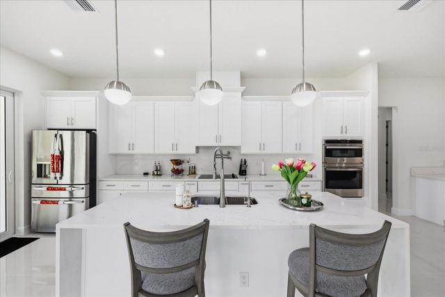 4210 THONOTOSASSA ROAD, Plant City, FL 33565