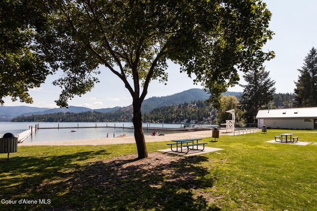 3207 E St James Ave, Hayden, ID 83835