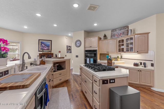 3207 E St James Ave, Hayden, ID 83835
